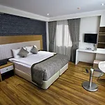 فندق Edis Premier 3*