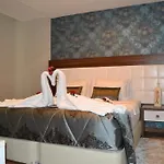 فندق Edis Premier 3*