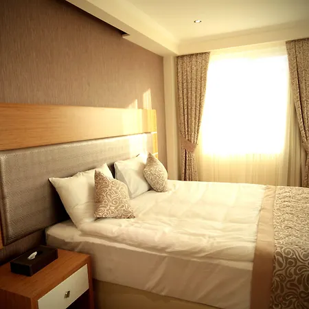 Edis Premier Hotel 3*