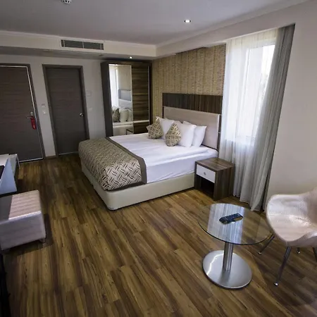 Hotel Edis Premier 3*