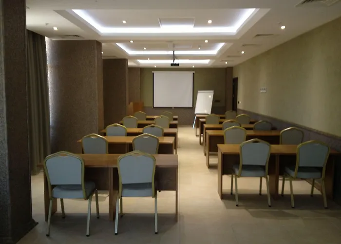 Edis Premier فندق