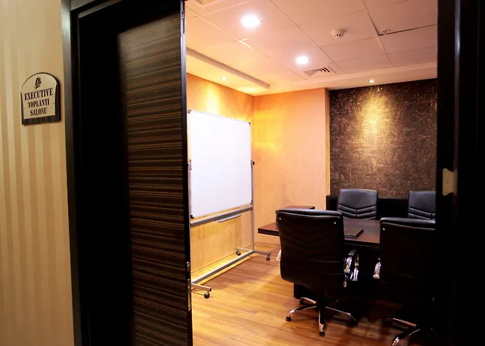 Edis Premier فندق 3*