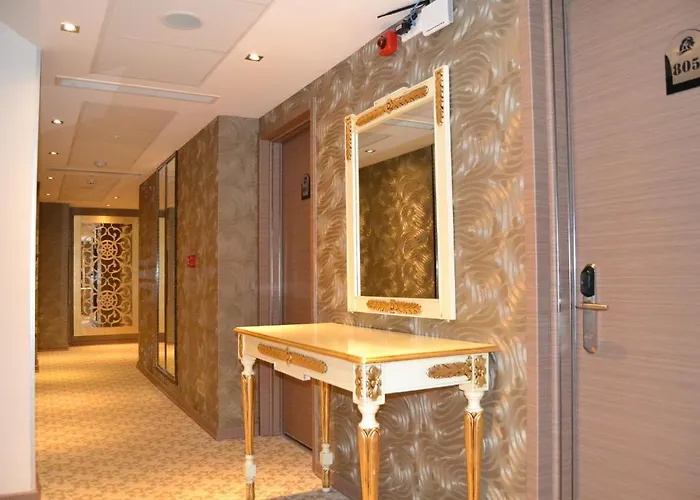 فندق Edis Premier 3*